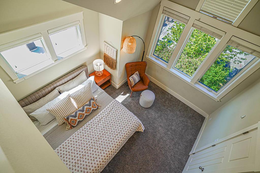 Exquisite Central Townhome With Spacious Loft And Gourmet Kitchen 시애틀 외부 사진