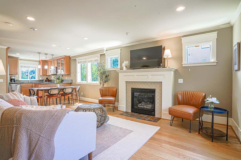 Exquisite Central Townhome With Spacious Loft And Gourmet Kitchen 시애틀 외부 사진