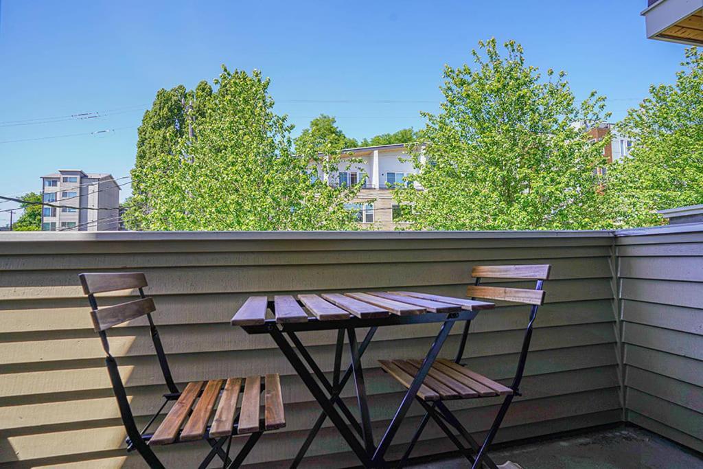 Exquisite Central Townhome With Spacious Loft And Gourmet Kitchen 시애틀 외부 사진