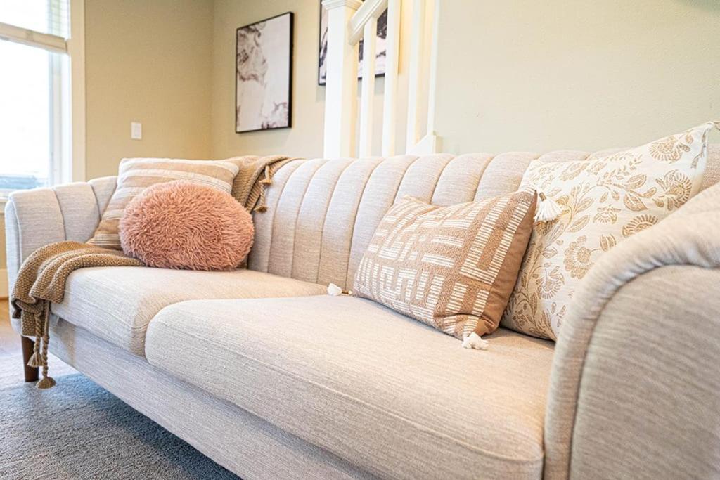 Exquisite Central Townhome With Spacious Loft And Gourmet Kitchen 시애틀 외부 사진
